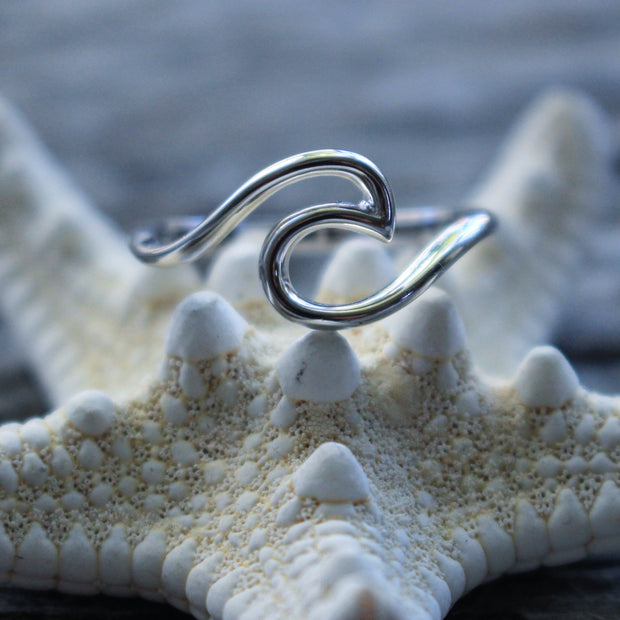 Sea Candy Ring: Simple Wave Sterling Silver
